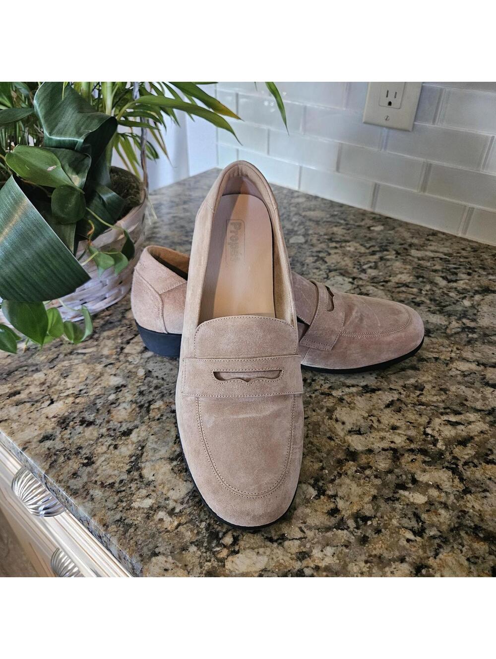 Propet Yetta Women's Tan Suede Loafer Low Wedge Size 12